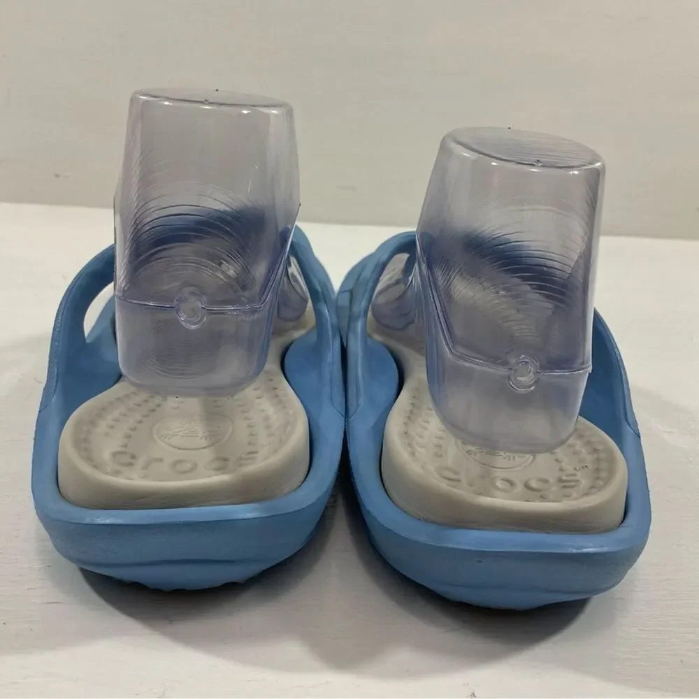 UNC Crocs Thong Sandals Unisex M6 W8 Blue Gray Flip Flop Like New